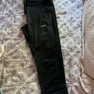 🚫SOLD🚫Black nike quarter length leggings